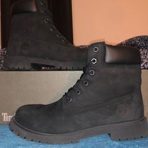 NWT all black Timberland boots